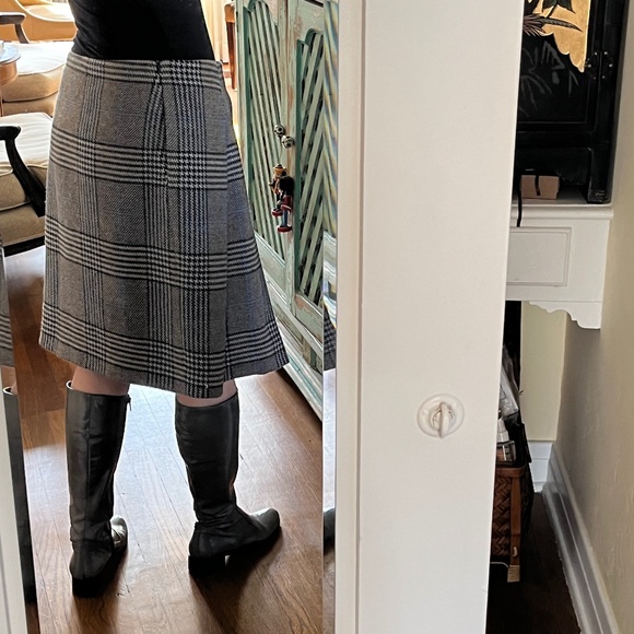 Really Nice Burberry Wool Plaid Skirt - UK12/US10 - Picture 3 of 4